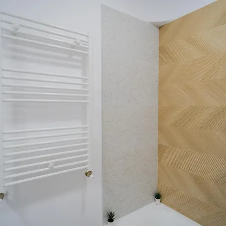 Nature's Haven: Studio Near Politehnica Park Apartament