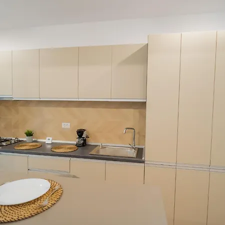 Nature's Haven: Studio Near Politehnica Park Apartamento Bucareste